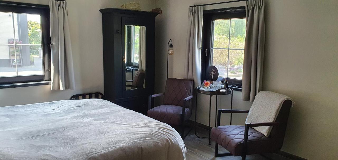 Luxe Gastenkamer Met Living En Keuken Bij Friezen Paarden Stal Pellendijk Westendorp Εξωτερικό φωτογραφία